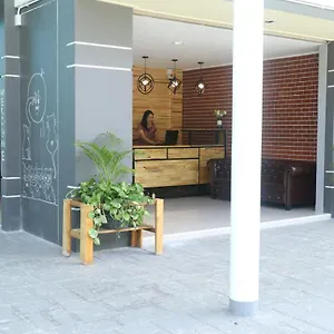 https://the-pier-519-hostel.hotelskophiphi.com