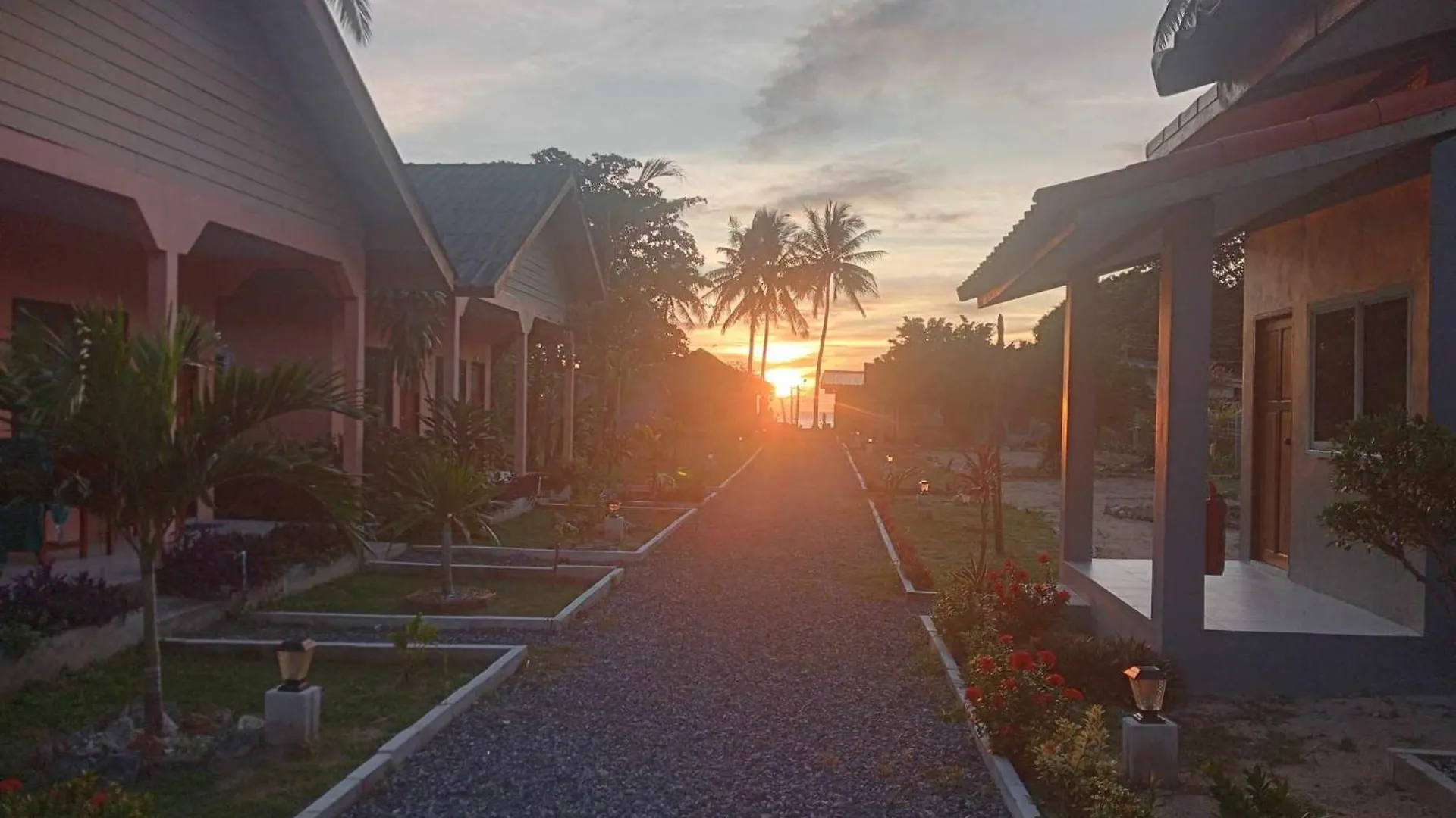 Scandinavian Beach Resort Ko Lanta