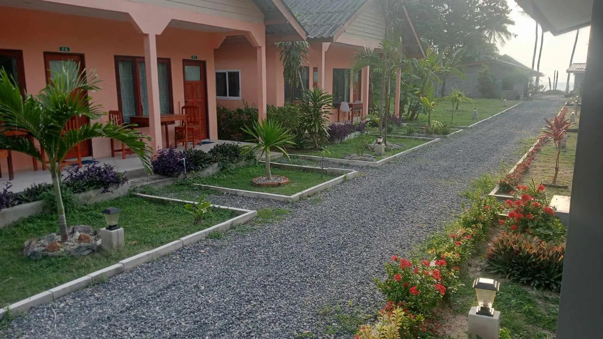 Scandinavian Beach Resort Ko Lanta Hotel